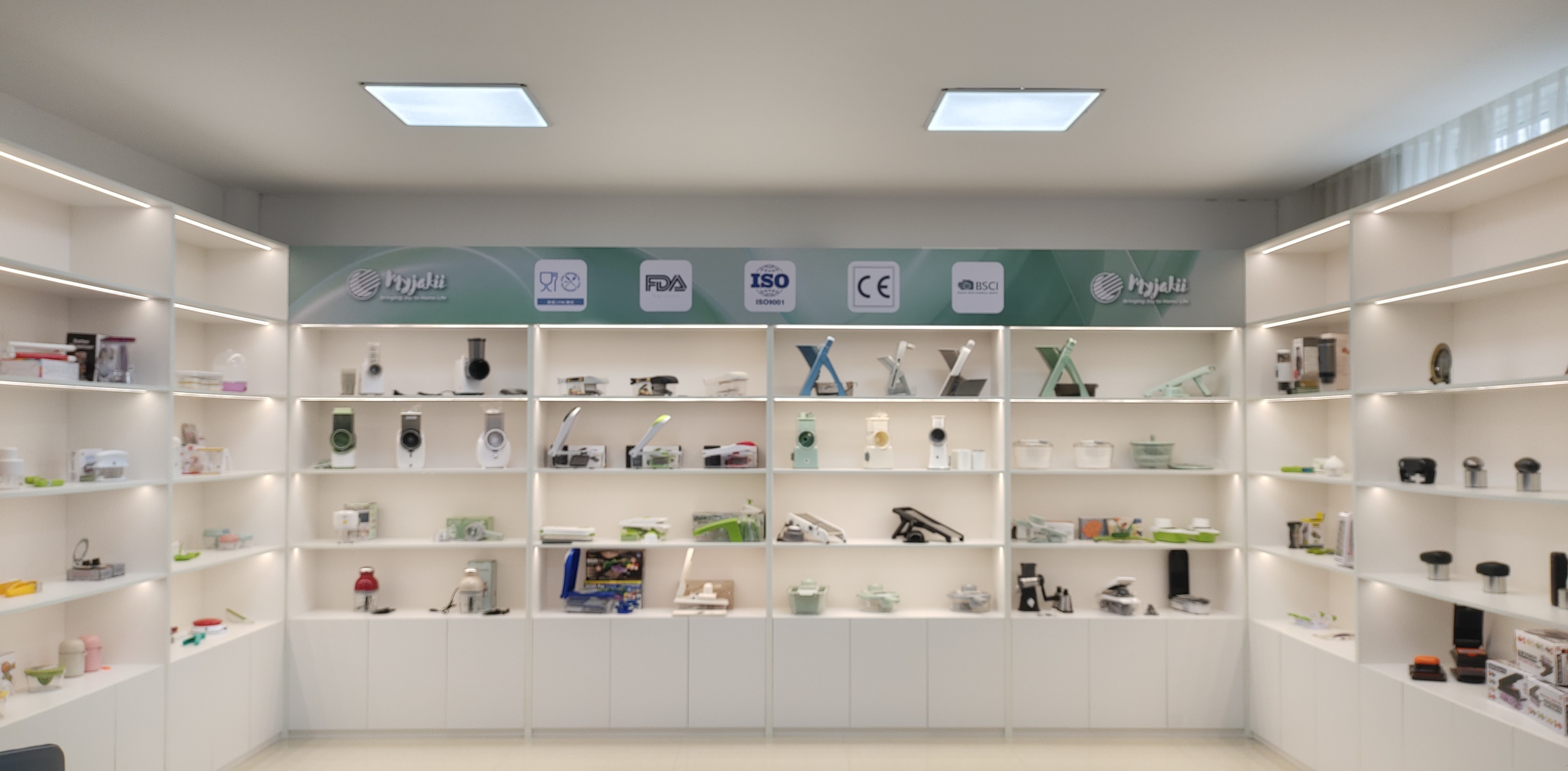 Myjakii Factory Showroom | OEM Kitchen Tools, Mold Manufacturing, and Innovation for Global Buyers